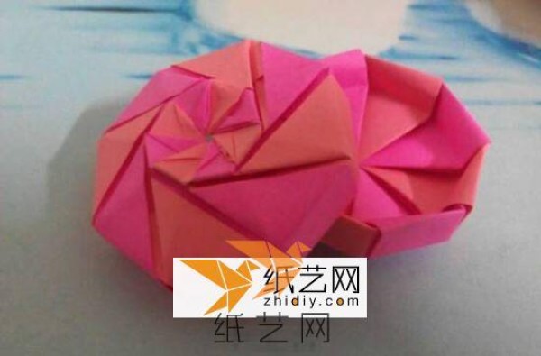 Simple Chinese Valentines Day origami gift box tutorial