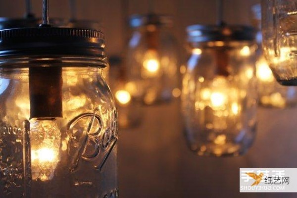 How to use glass jar waste to make romantic Christmas lamps