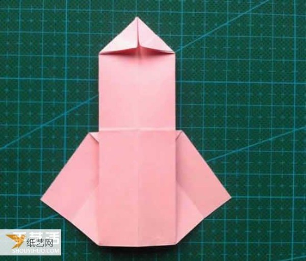 An illustrated tutorial on how to fold a simple origami skirt for children