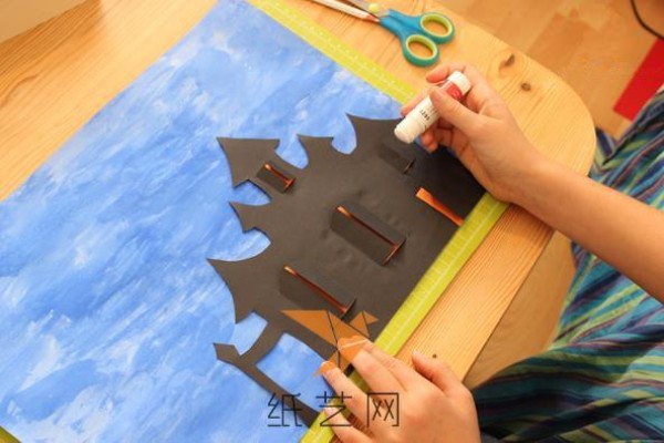 Halloween witch castle handmade tutorial for children with paper cutout