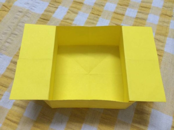 Super simple garbage paper box small box that children can make