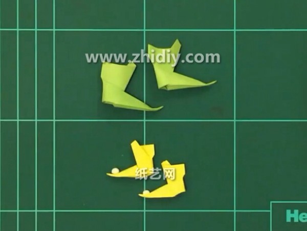 Origami Encyclopedia - Origami Boots Tutorial