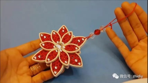 Tutorial on decorating Chinese-style paper pendants