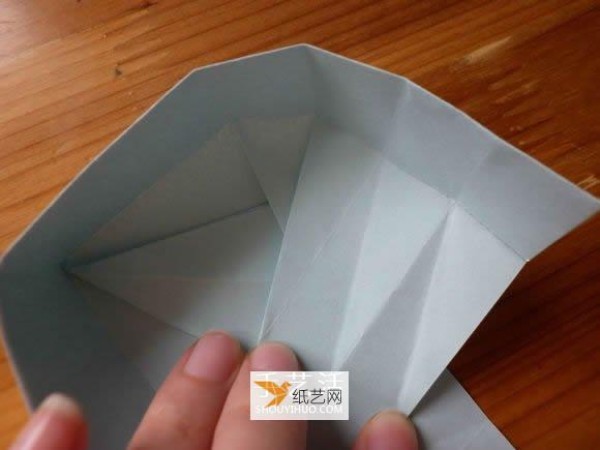 Use origami to make a love box with a lid for Valentine’s Day