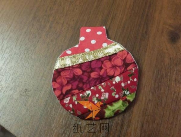 Tutorial on making warm and beautiful fabric decorative paintings