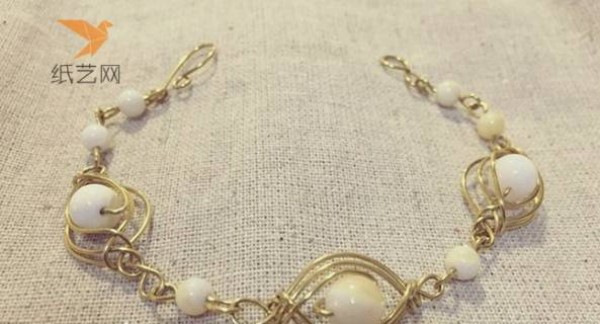 Beading Tutorial: You don’t know how to make a beaded necklace?