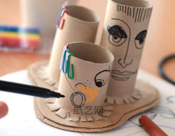 Tutorial on using waste toilet paper tubes to make graffiti pen holders