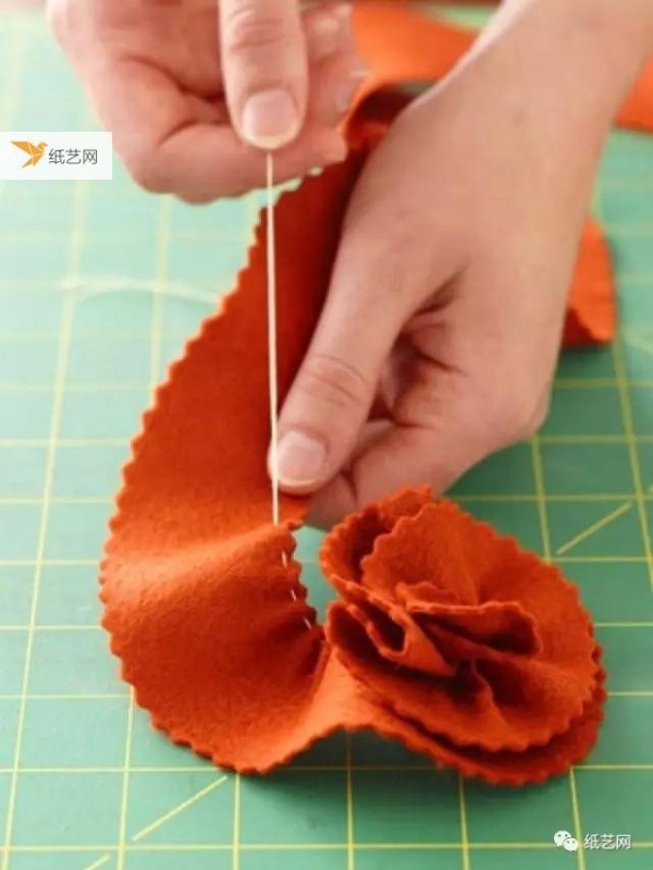 Three tutorials on how to make non-woven carnations!