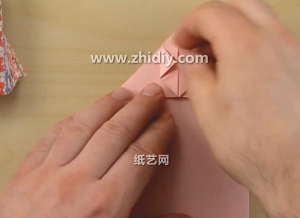 Origami video tutorial of three-dimensional origami snail