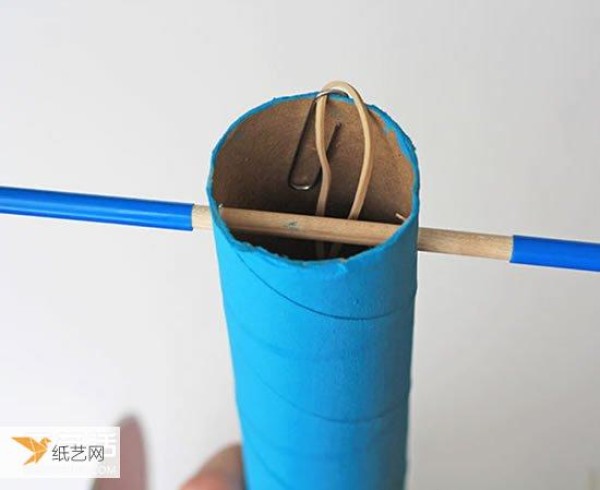 Simple and beautiful step-by-step illustration of the homemade rubber band powered car