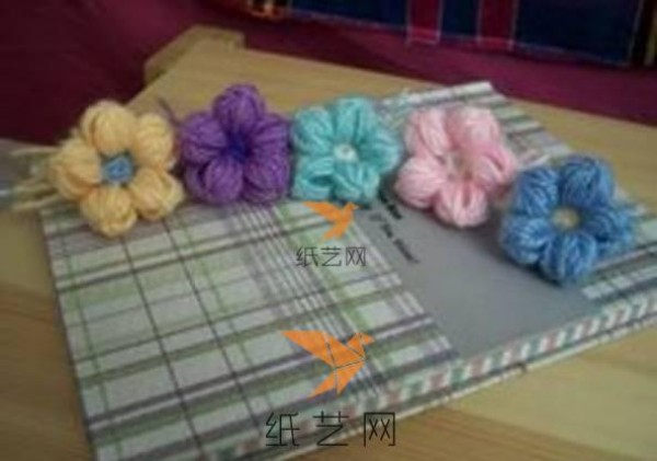 Tutorial on making five-petal plum blossoms made of yarn