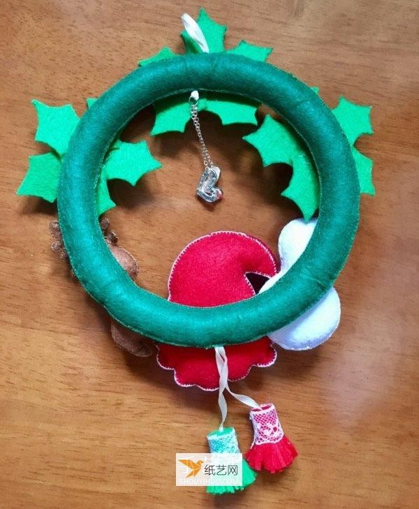 Make beautiful Christmas wreaths using non-woven fabrics