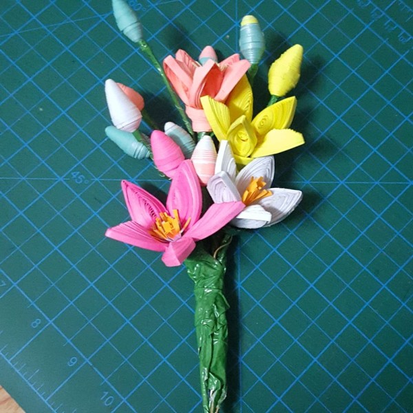 Paper quilling bouquet tutorial! Your favorite paper quilling tutorial is here! Simple lines can outline a different beauty!