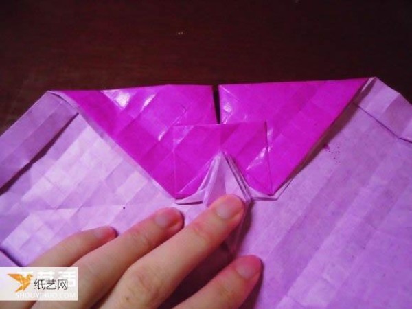 Very creative step-by-step illustration of Dielianhua heart origami