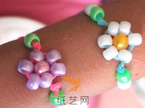 Simple flower beaded bracelet making tutorial