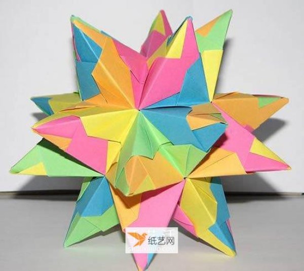 Illustration of folding method of three-dimensional paper star flower ball