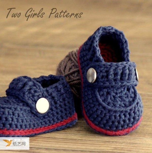 Step-by-step pictures of hand-made super Q wool knitted baby shoes