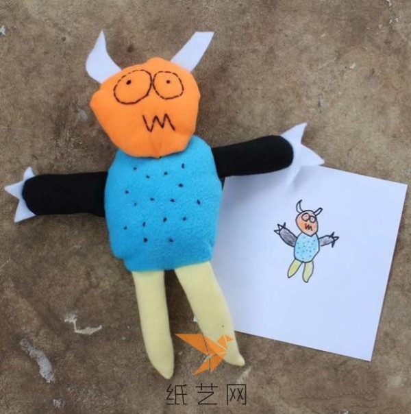 New Year’s gift of dolls made according to baby’s drawings