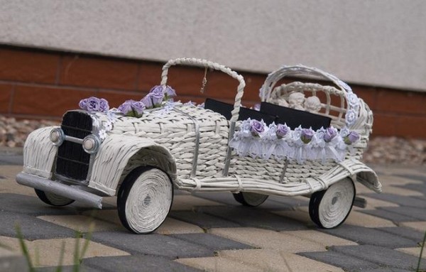 Tutorial on making super detailed paper classic car wedding car model