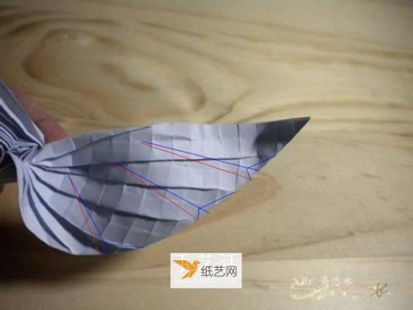 Practical tutorial on origami drawing of angel wings by Takashi Hojo