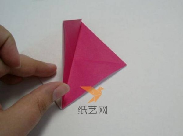 A step-by-step tutorial on making origami boxes