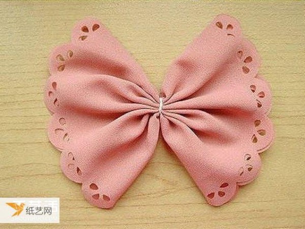 Tutorial on how to make two personalized bow hair accessories and hairpins