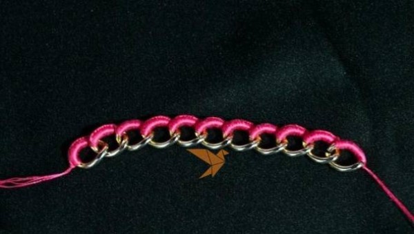 Simple bracelet knitting tutorial for making Christmas gifts