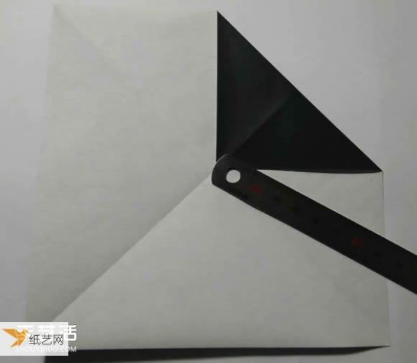 Simple origami tutorial for children—origami method of flat pencil