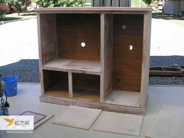 Illustrated tutorial on how to transform an old TV cabinet into a personalized children’s toy kitchen