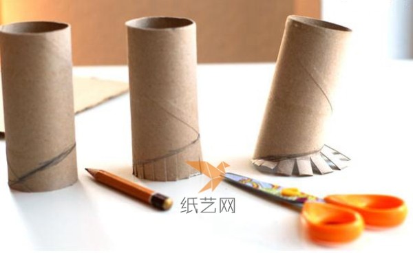 Tutorial on using waste toilet paper tubes to make graffiti pen holders