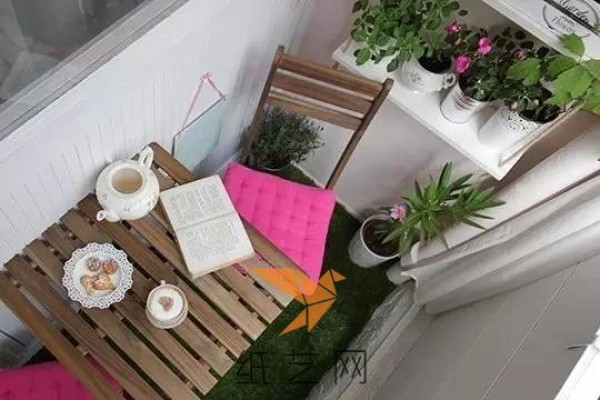 The young housewife renovated her balcony and had an extra garden in minutes!