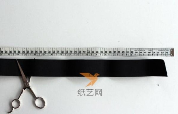 Tutorial on making pen straps fixed to notebooks