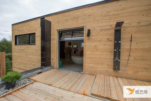 Transform four iron containers into luxury villas