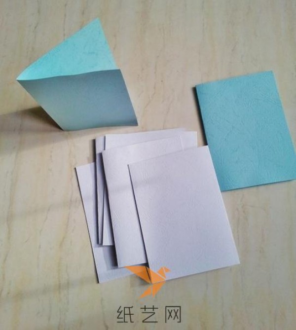 Such a beautiful three-dimensional greeting card is actually very simple to make