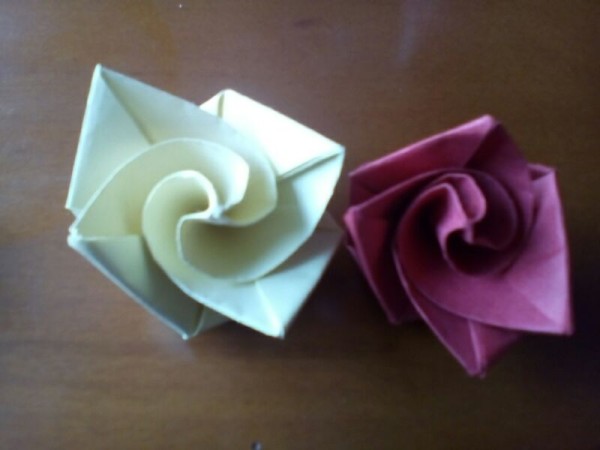 Simple rose folding method