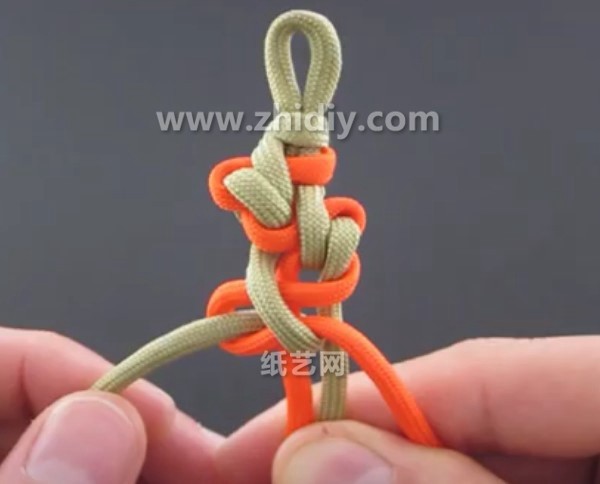 Tutorial on how to knit Chinese knotted finger knot bracelets