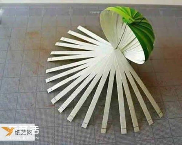 Tutorial on how to make a lantern from cardboard