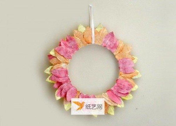 Make full use of waste paper to make sunflower hangings