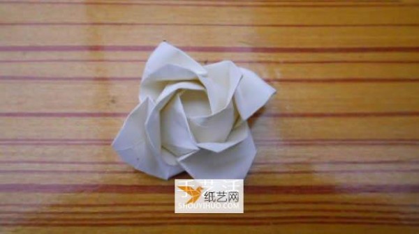 Illustration of the specific folding method of Fukuyama Paper Rose