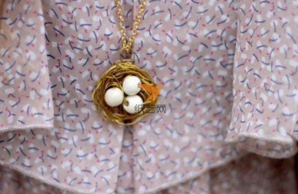 There are white bird eggs in the birds nest. Beaded necklace making tutorial. Beading tutorial.