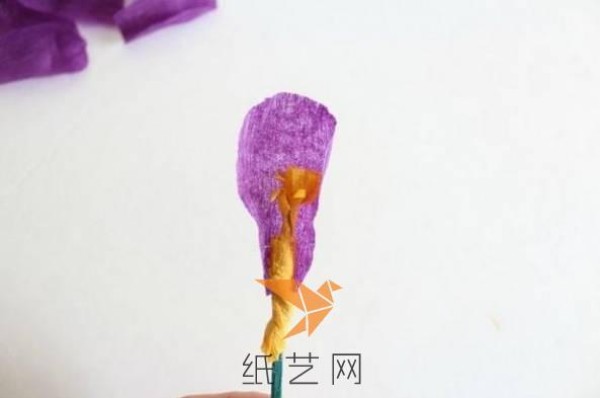 Tutorial on how to make artificial paper flowers that look like real ones