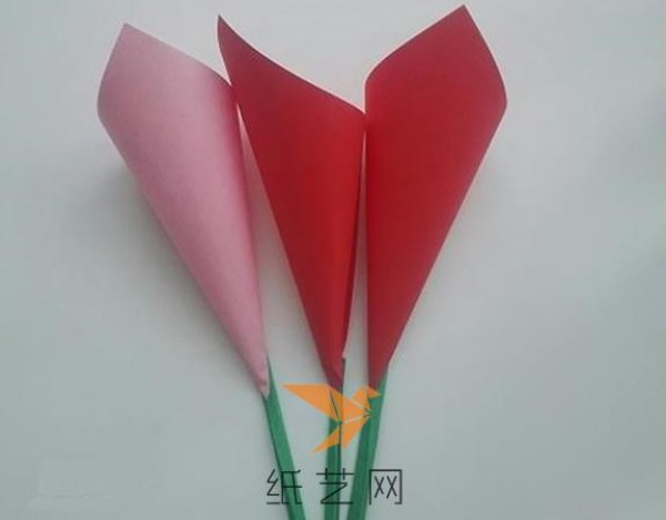 Tutorial on how to make handmade paper flowers and New Year decorations for children