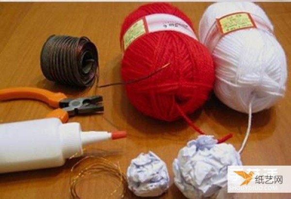 You only need to prepare wool and wire in advance to make a childrens egret doll.