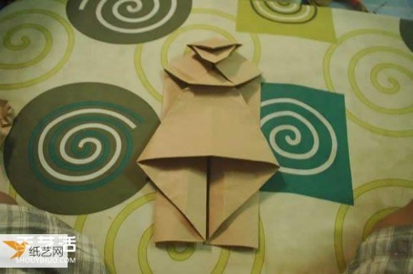 Illustrated tutorial on how to fold paper Maitreya Buddha