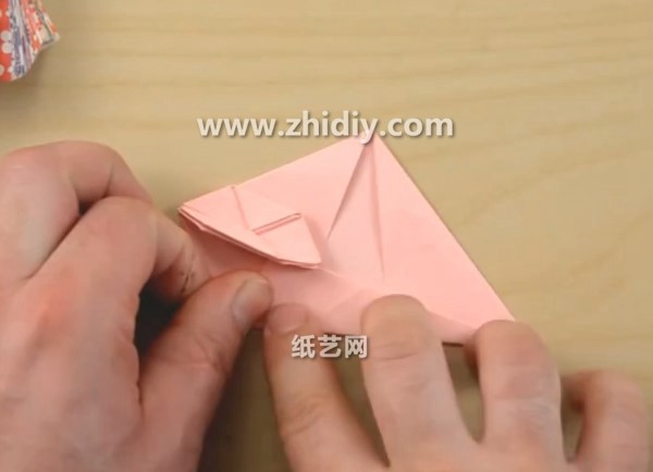 Origami video tutorial of three-dimensional origami snail