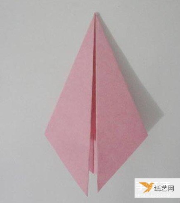 Illustrated tutorial on how to fold a peach using origami by hand