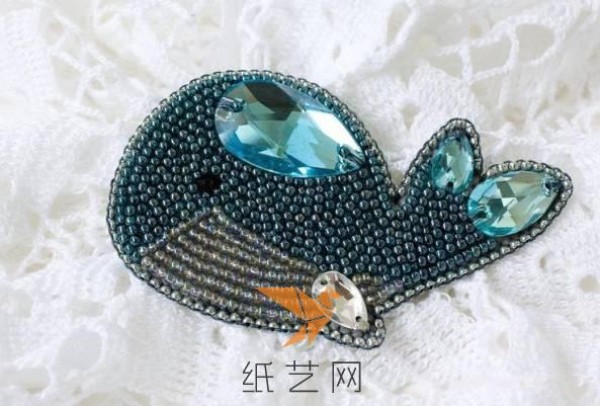 Cute little whale beaded brooch New Year gift making tutorial