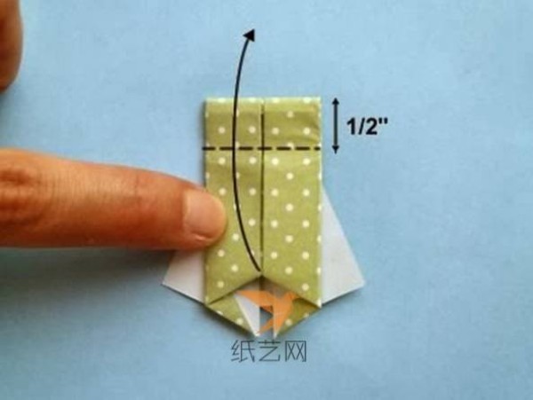 Illustrated tutorial on how to fold an origami skirt on a handmade greeting card