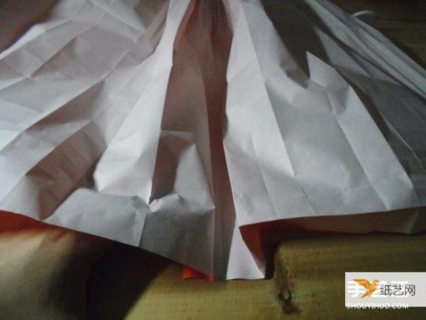 I was dumbfounded after reading the step-by-step pictures of Gu Fan Yuanyings creative origami painting.