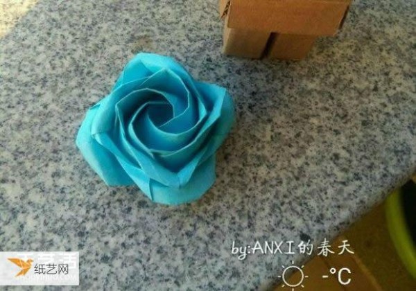 Illustrated step-by-step method for making a new Kawasaki rose by hand folding